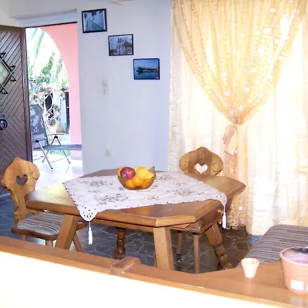 Welcoming House In With Enclosed Garden * Kakovatos (Elis)